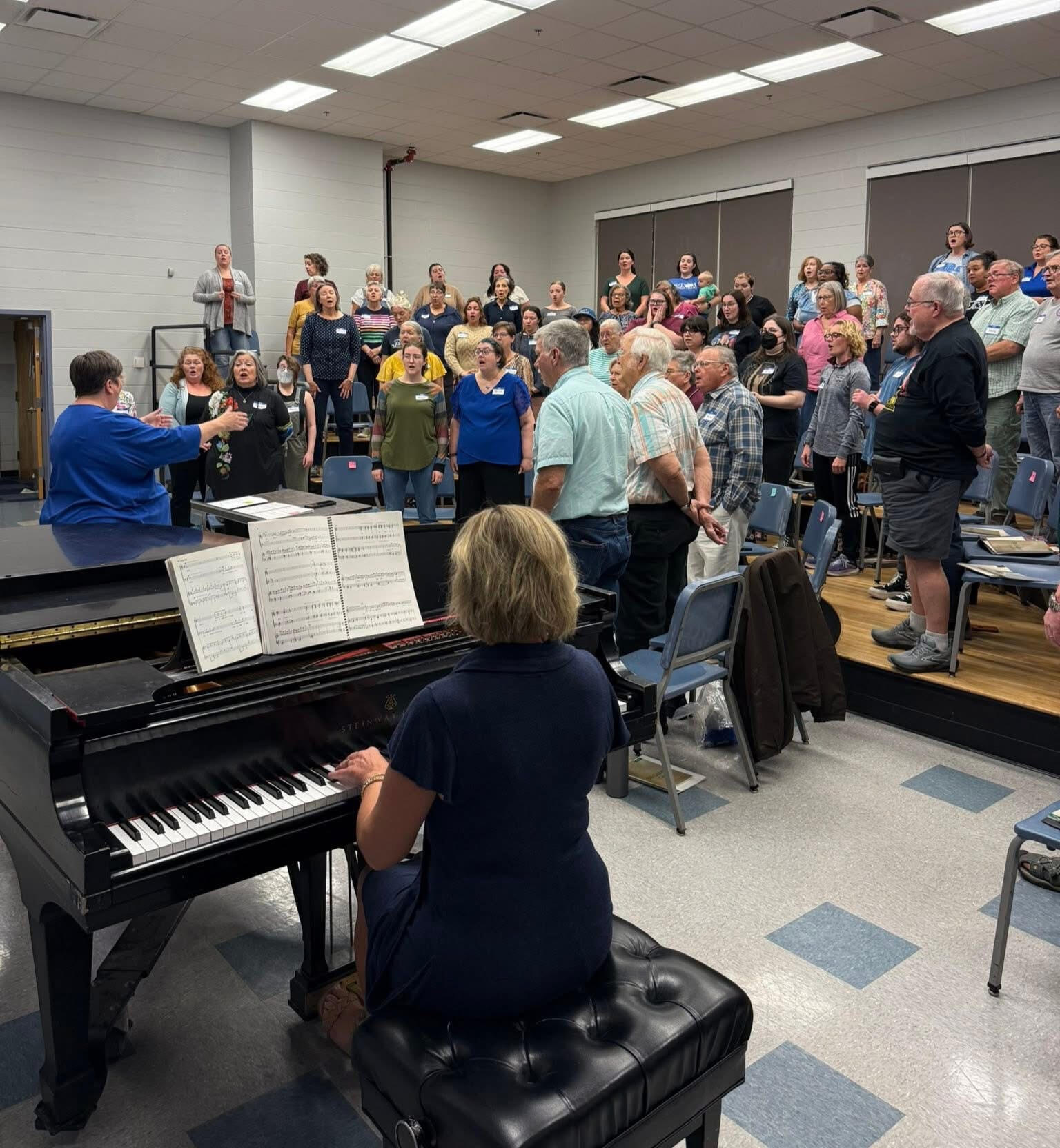 Angela Tipps Headshot